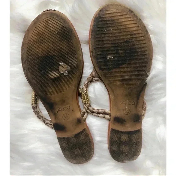 ⭐️ 5 for $25 ⭐️ Sandals - Picture 2 of 2